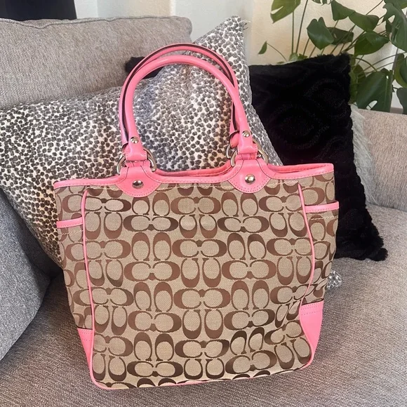 Coach Pink Floral Daisy Bleeker Signature Leather Shoulder Tote Bag - Picture 3 of 9